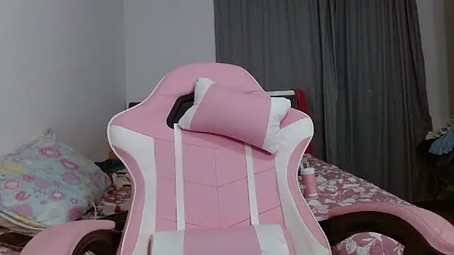 AntonellaCute ab online show from 10/28/25, 12:36