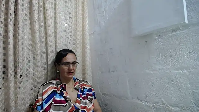 gabbyparker  online show from 10/08/25, 08:12