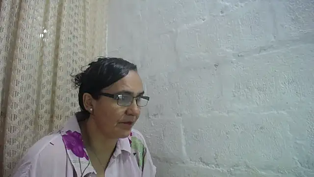 gabbyparker  online show from 04/23/26, 09:52