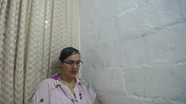 gabbyparker  online show from 04/25/26, 11:24