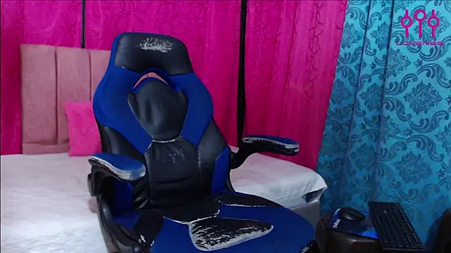 ximena butterfly2 online show from 04/07/26, 11:48