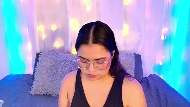 LilyRousee online show from 11/21/25, 12:54