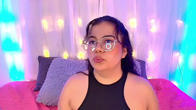 LilyRousee online show from 12/19/25, 12:06