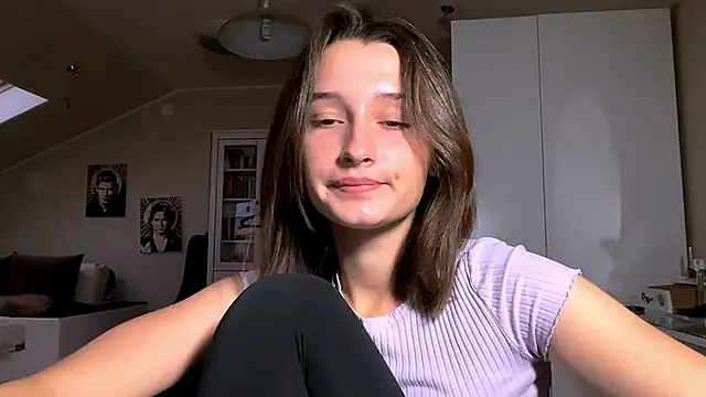 Snapshot of DarlineBrustera chatting on 10/10/25, 02:27 DarlineBrustera online show from 10/10/25, 02:27