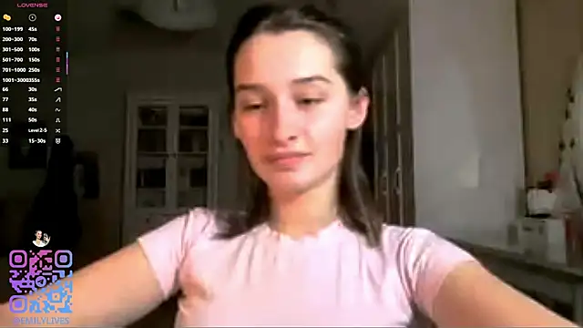 Snapshot of DarlineBrustera chatting on 12/04/25, 02:48 DarlineBrustera online show from 12/04/25, 02:48