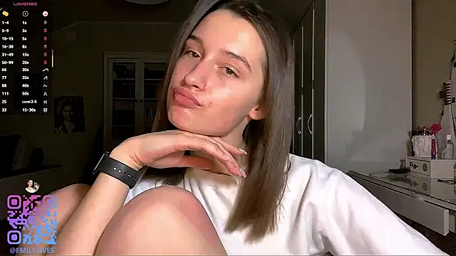 Snapshot of DarlineBrustera chatting on 12/15/25, 02:21 DarlineBrustera online show from 12/15/25, 02:21