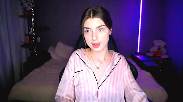 Dianaa Lee0 online show from 04/08/26, 09:48