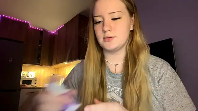 PandaFluff online show from 04/23/26, 07:27