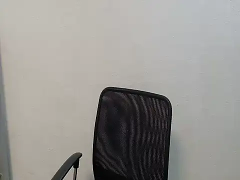 Snapshot of avery_in_paradisexx chatting on 01/08/26, 02:30 avery in paradisexx online show from 01/08/26, 02:30