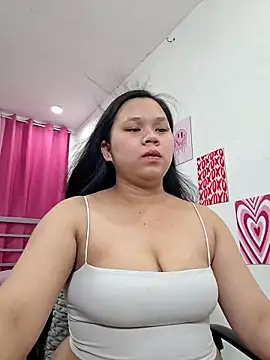 Snapshot of avery_in_paradisexx chatting on 05/12/26, 09:50 avery in paradisexx online show from 05/12/26, 09:50