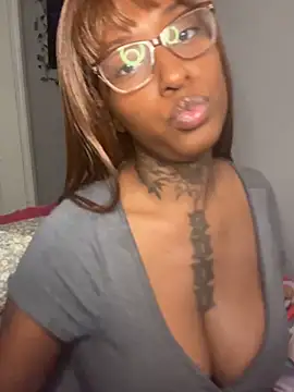 MistiSavannah online show from 11/18/25, 01:33