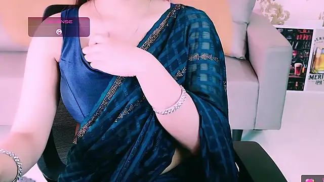 Snapshot of My_Rose chatting on 02/23/26, 04:37 My Rose online show from 02/23/26, 04:37