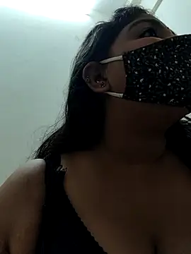 Snapshot of Komal-stream chatting on 09/10/25, 12:05 Komal-stream online show from 09/10/25, 12:05