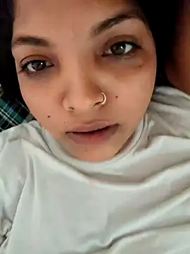 Snapshot of Komal-stream chatting on 09/13/25, 06:46 Komal-stream online show from 09/13/25, 06:46