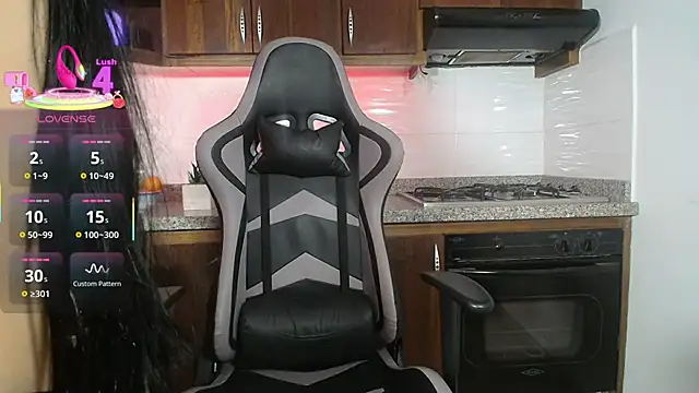 Snapshot of GalaX_x chatting on 11/21/25, 01:15 GalaX x online show from 11/21/25, 01:15