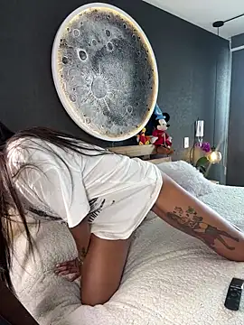 Sarajames online show from 11/11/25, 06:19