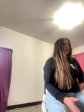 emma hot2006 online show from 09/11/25, 04:07