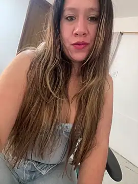 emma hot2006 online show from 11/30/25, 05:17