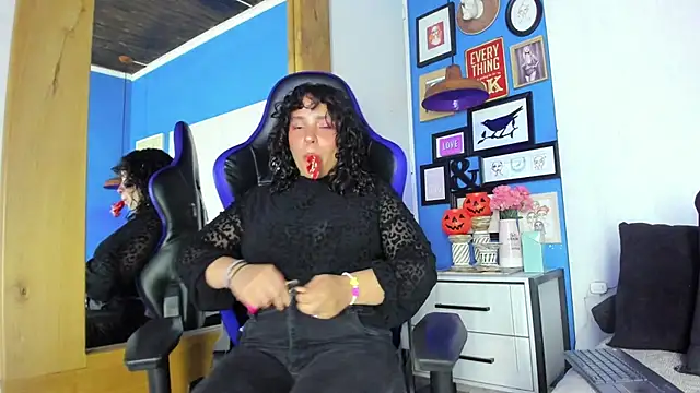 Kyes Dreams3 online show from 10/28/25, 04:05