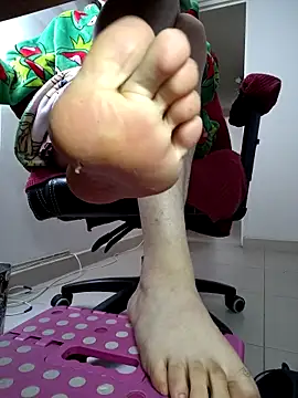 miss carmila1 online show from 04/23/26, 07:05