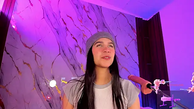 Emmiicute online show from 02/07/26, 08:34