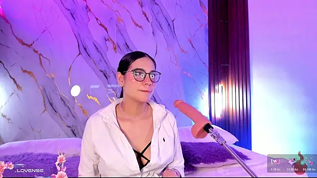 Emmiicute online show from 04/07/26, 08:09