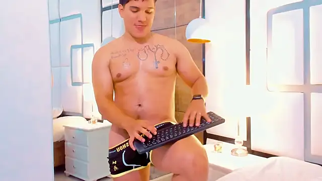 RaymondMorris online show from 10/16/25, 06:03