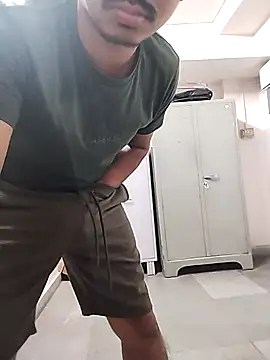 COme8989 online show from 11/19/25, 08:42