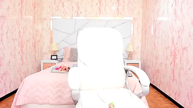 Emily Whinfre online show from 09/13/25, 04:56