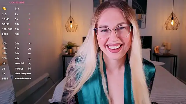 Lexi terele online show from 09/14/25, 06:56