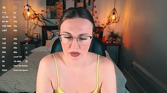 Lexi terele online show from 10/18/25, 06:37