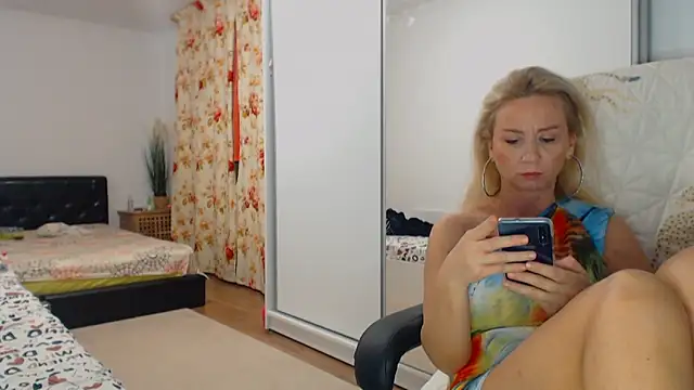 merlyn4 online show from 01/09/25, 03:55