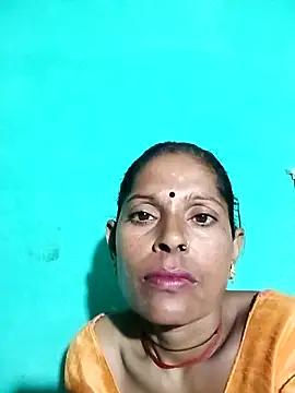 Snapshot of Suhana_pandit chatting on 09/10/25, 10:21 Suhana pandit online show from 09/10/25, 10:21