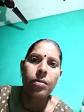Snapshot of Suhana_pandit chatting on 09/22/25, 10:12 Suhana pandit online show from 09/22/25, 10:12