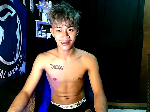 naughtyboyloy 0 online show from 11/06/25, 06:53