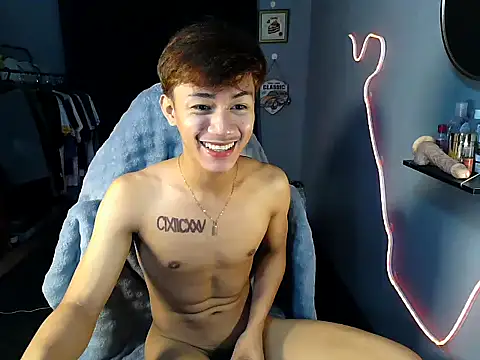 Snapshot of naughtyboyloy_0 chatting on 06/14/26, 05:37 naughtyboyloy 0 online show from 06/14/26, 05:37