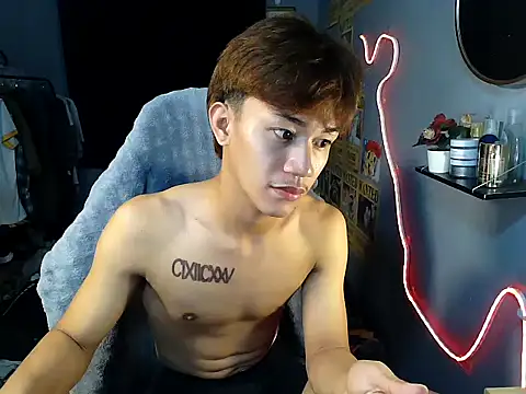 naughtyboyloy 0 online show from 07/13/26, 06:44