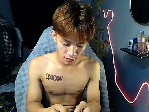 naughtyboyloy 0 online show from 07/14/26, 05:29