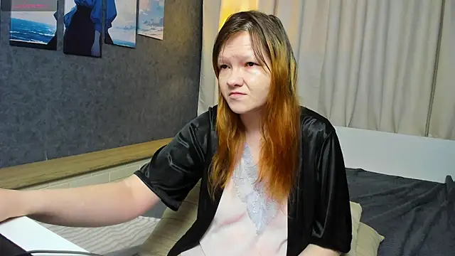 Nora lovvvv online show from 11/11/25, 10:04