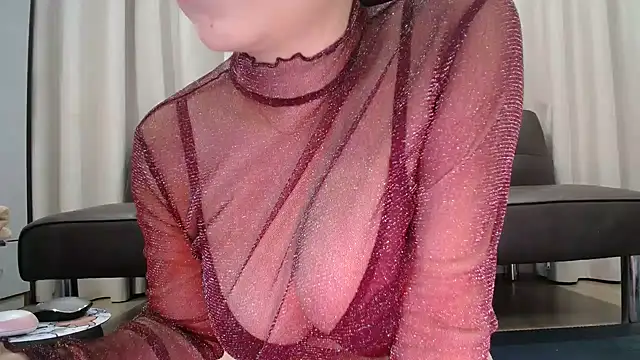 Snapshot of Liz_Hu chatting on 12/03/24, 11:44 Liz Hu online show from 12/03/24, 11:44