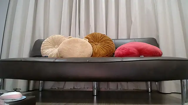 Snapshot of Liz_Hu chatting on 02/10/25, 11:04 Liz Hu online show from 02/10/25, 11:04