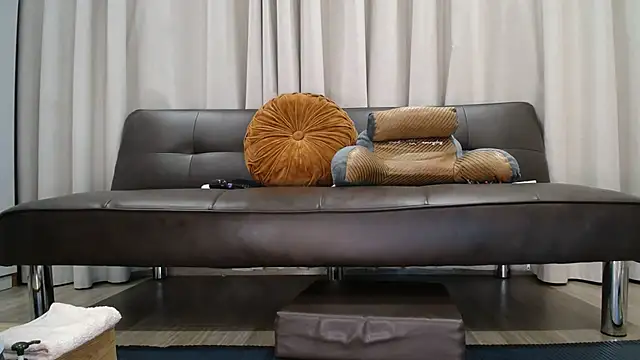 Snapshot of Liz_Hu chatting on 03/21/25, 02:40 Liz Hu online show from 03/21/25, 02:40