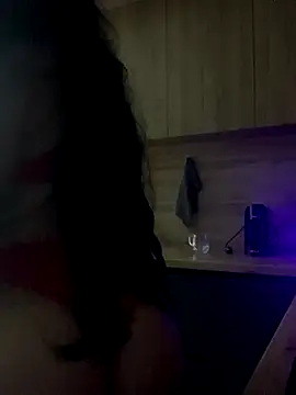 itsyourgirltee online show from 12/02/25, 07:53