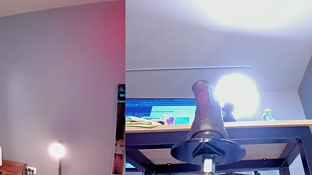 Laraebony  online show from 04/21/26, 11:16