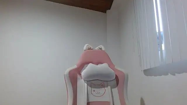 Snapshot of Crystal_Star_ chatting on 09/13/25, 10:59 Crystal Star online show from 09/13/25, 10:59