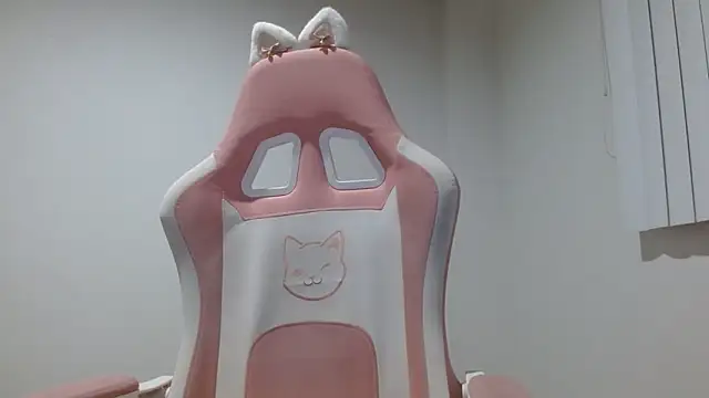 Snapshot of Crystal_Star_ chatting on 09/18/25, 12:23 Crystal Star online show from 09/18/25, 12:23