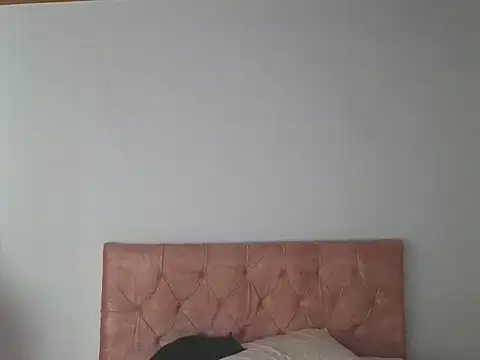 Snapshot of Crystal_Star_ chatting on 10/13/25, 03:45 Crystal Star online show from 10/13/25, 03:45