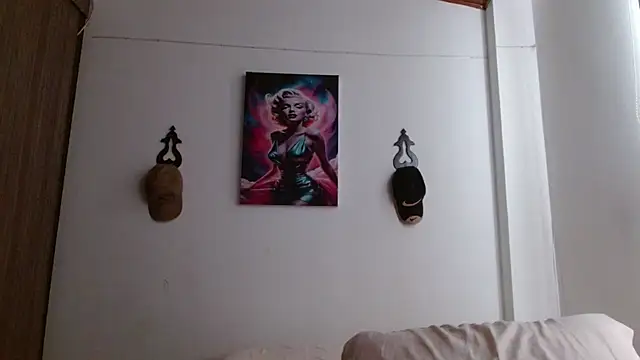 Crystal Star  online show from 04/19/26, 06:10