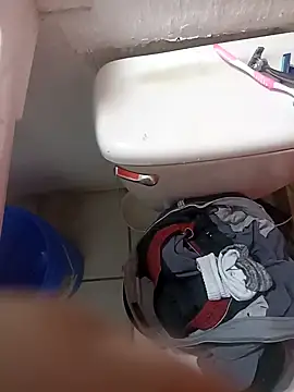 Snapshot of sanf8z chatting on 10/17/25, 06:27 sanf8z online show from 10/17/25, 06:27