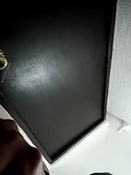 Snapshot of sanf8z chatting on 10/25/25, 12:02 sanf8z online show from 10/25/25, 12:02